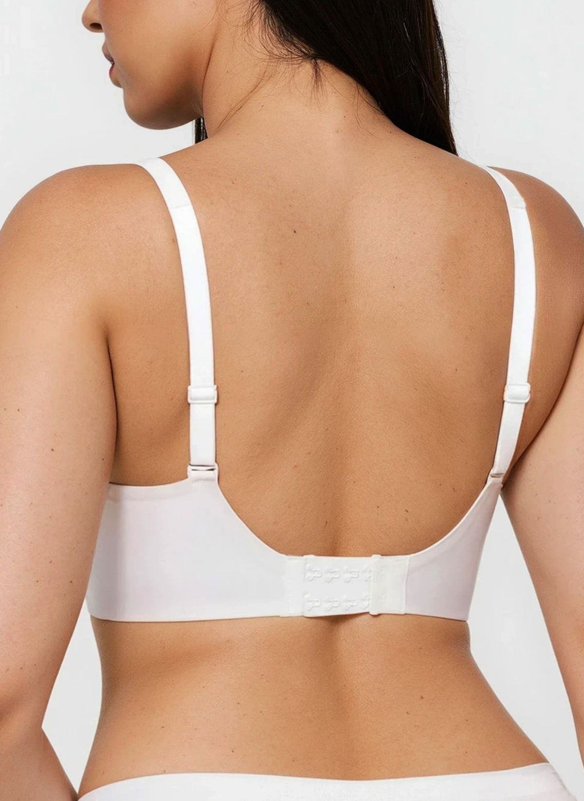 Soutien-gorge gainant sans armatures
